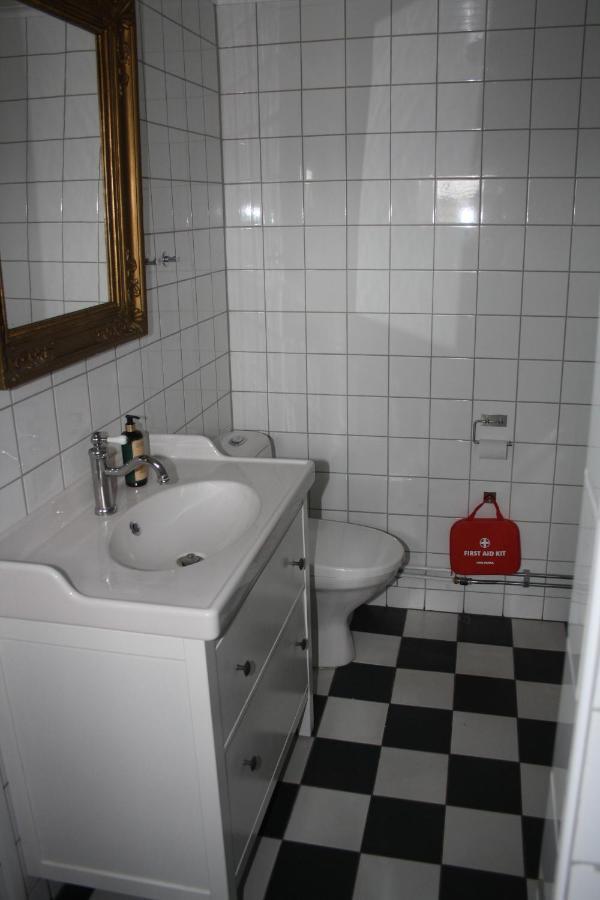 Ladugardens Pub & Sal Daire Enhorna Dış mekan fotoğraf