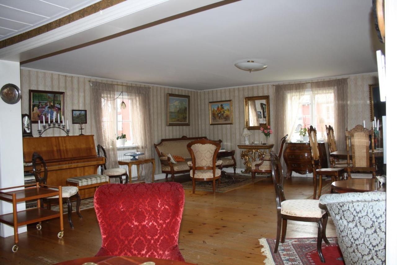Ladugardens Pub & Sal Daire Enhorna Dış mekan fotoğraf